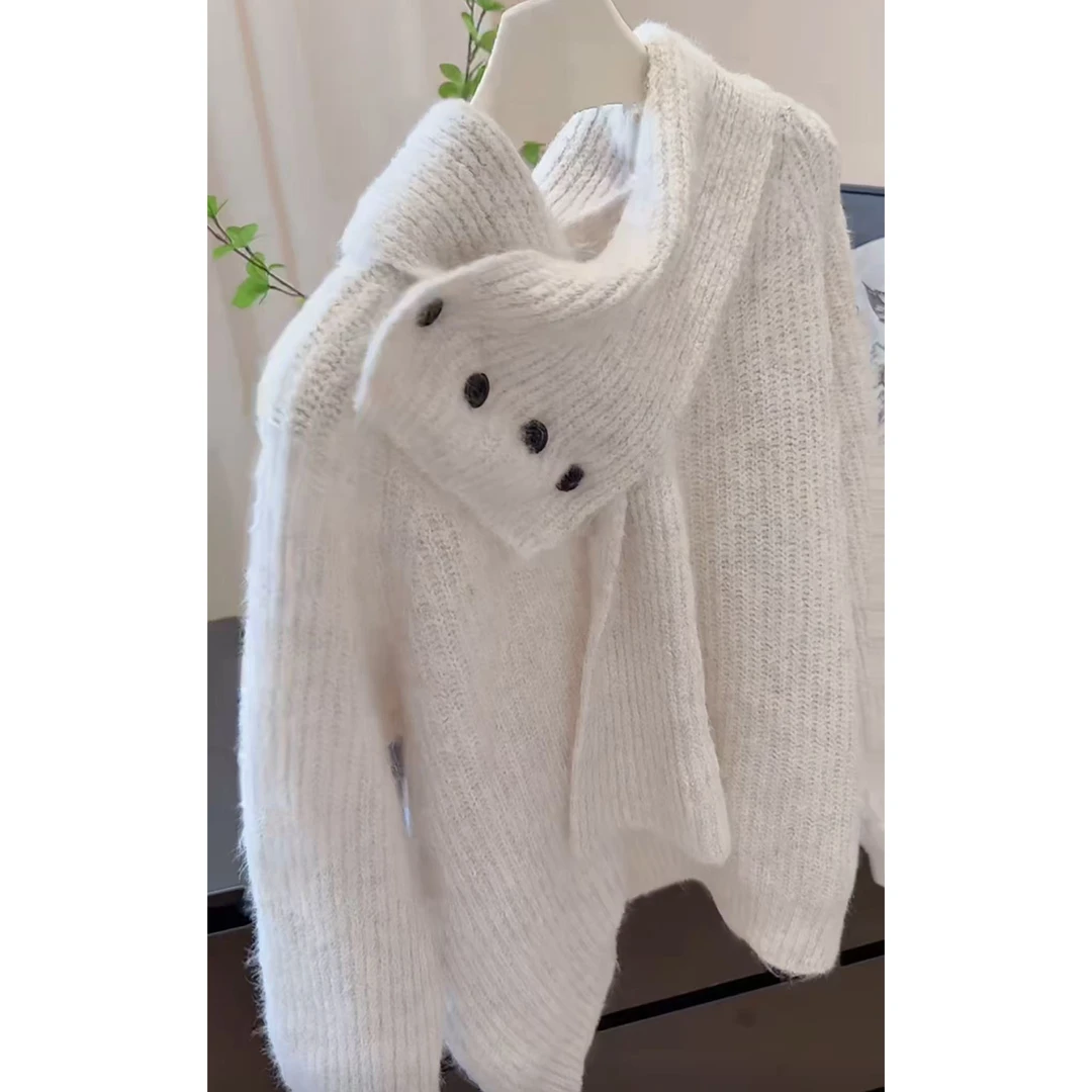 今年流行穿搭2025秋冬新款温柔风纽扣围巾拼接休闲风针织长袖上衣