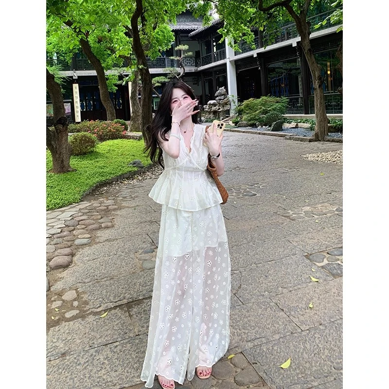 夏日绝美俏皮小套装法式温柔风蕾丝镂空V领上衣阔腿裤