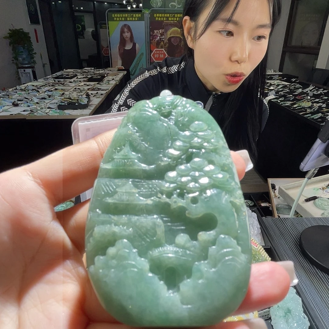 颈饰未镶嵌翡翠一个