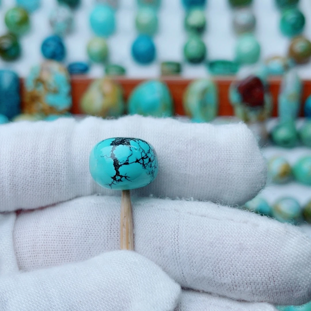 未镶嵌绿松石珠宝奇石