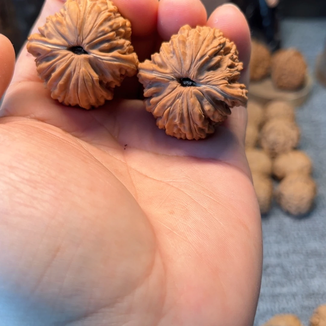 文玩核桃把件一***猪四座楼