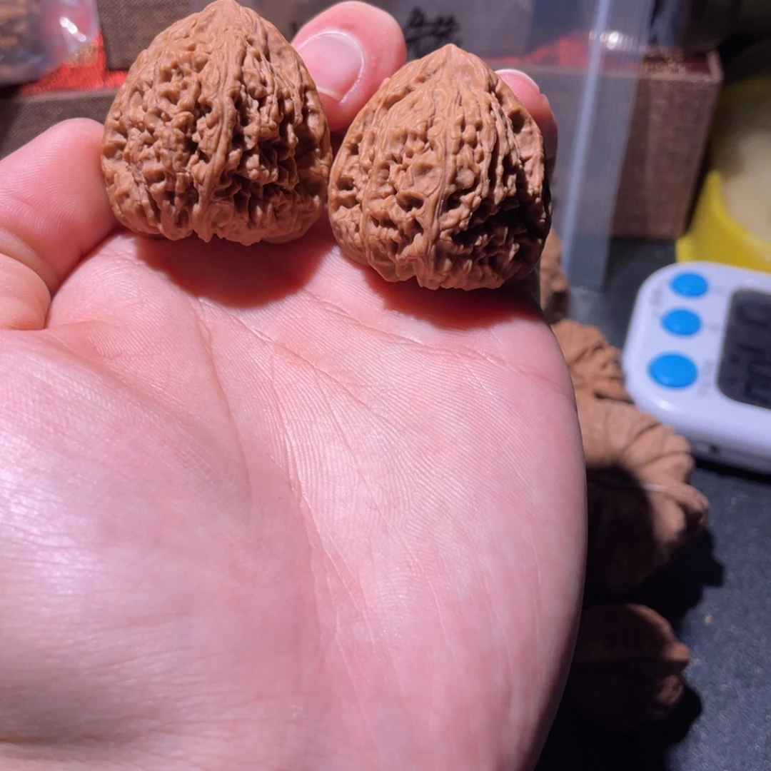 文玩核桃吊坠三角疆