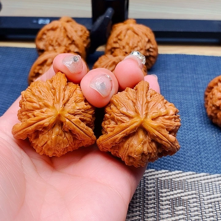 原***你吊坠文玩核桃白狮子