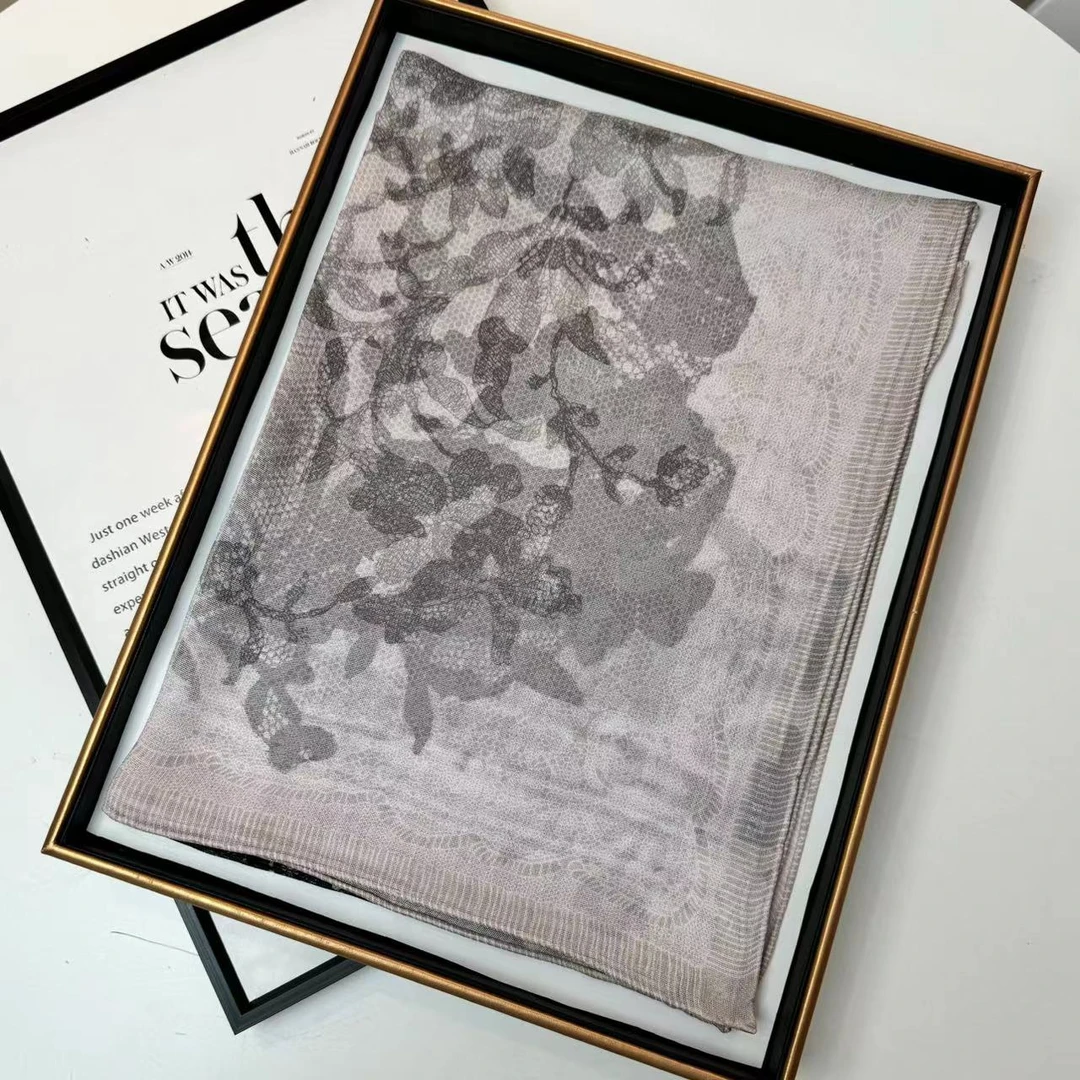 Hongxi Scarves/鸿晰丝巾桑蚕丝单面西丽纱粉色蕾丝腰果105方F195