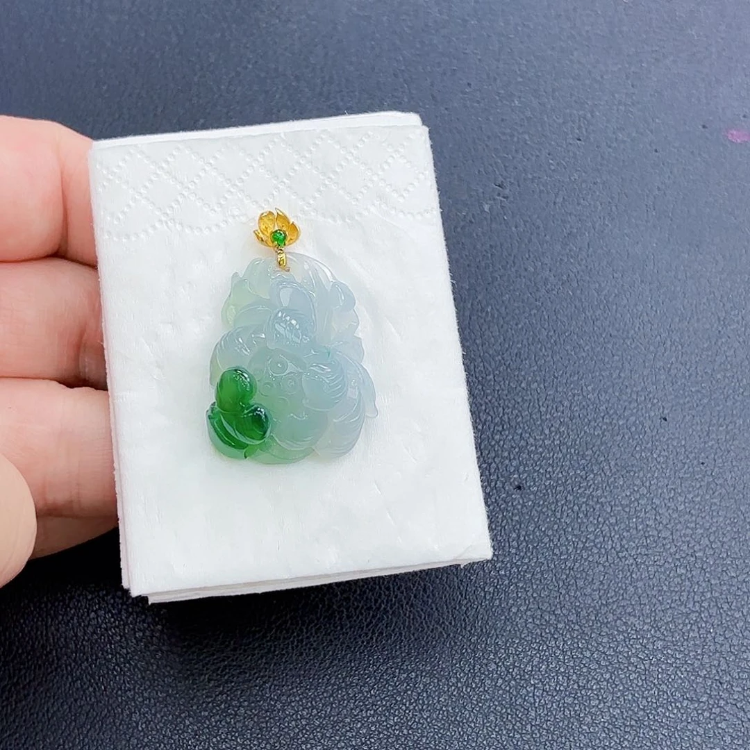翡翠18K金镶嵌颈饰精品•莲花吊坠