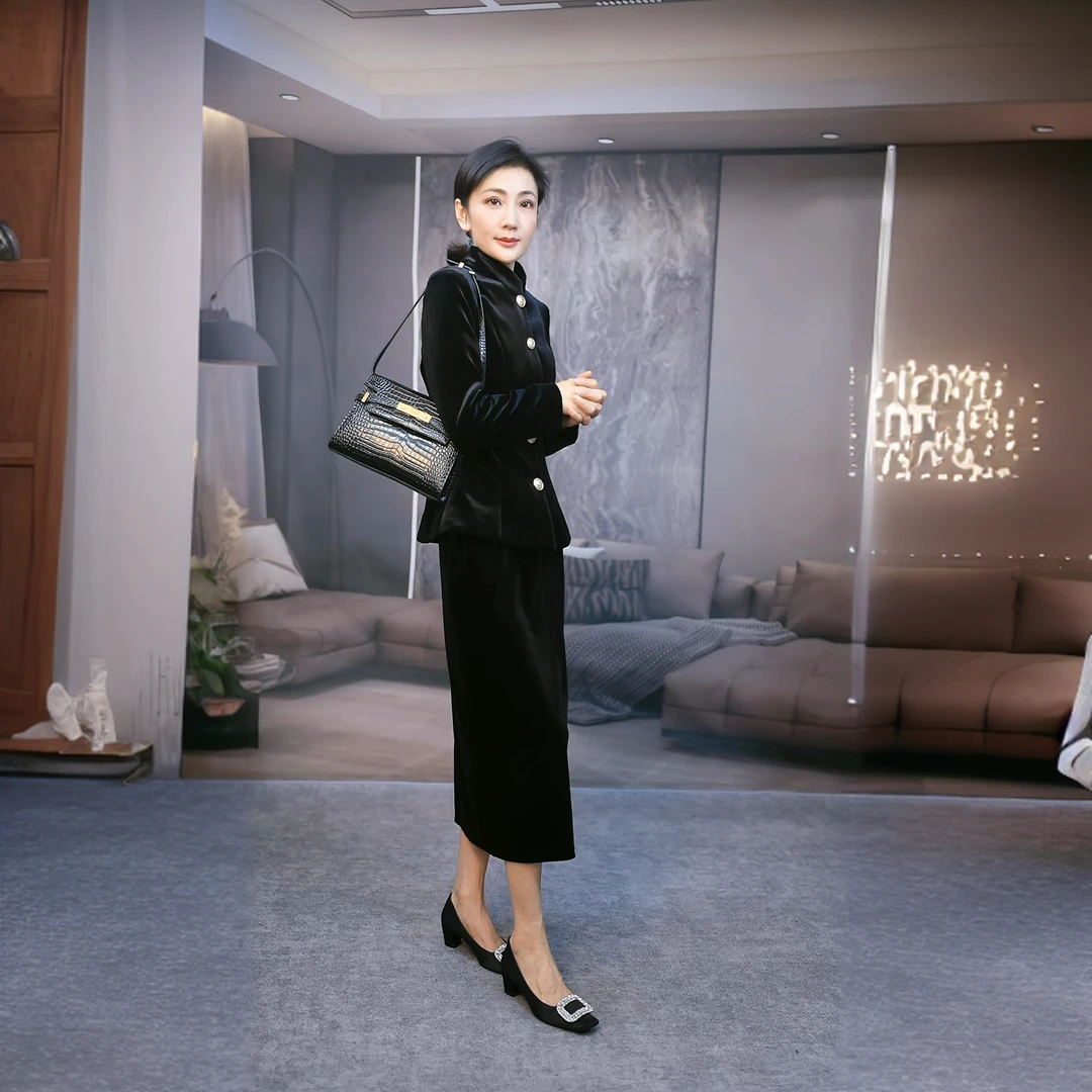 醋酸丝绒气质优雅时尚百搭显瘦女士丝绒外套ADLWT0111