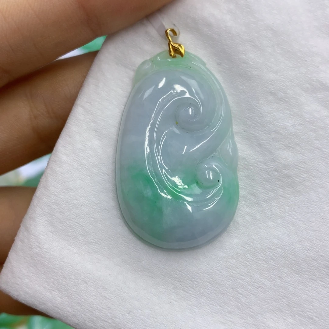 翡翠18K金镶嵌颈饰翡翠