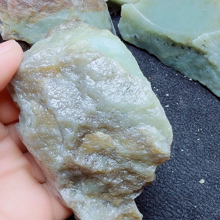 未镶嵌和田玉（糖玉）珠宝半成品