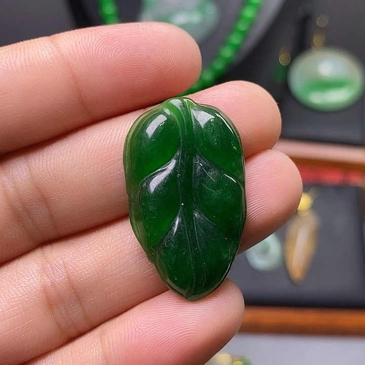 吊坠(赠链)未镶嵌翡翠