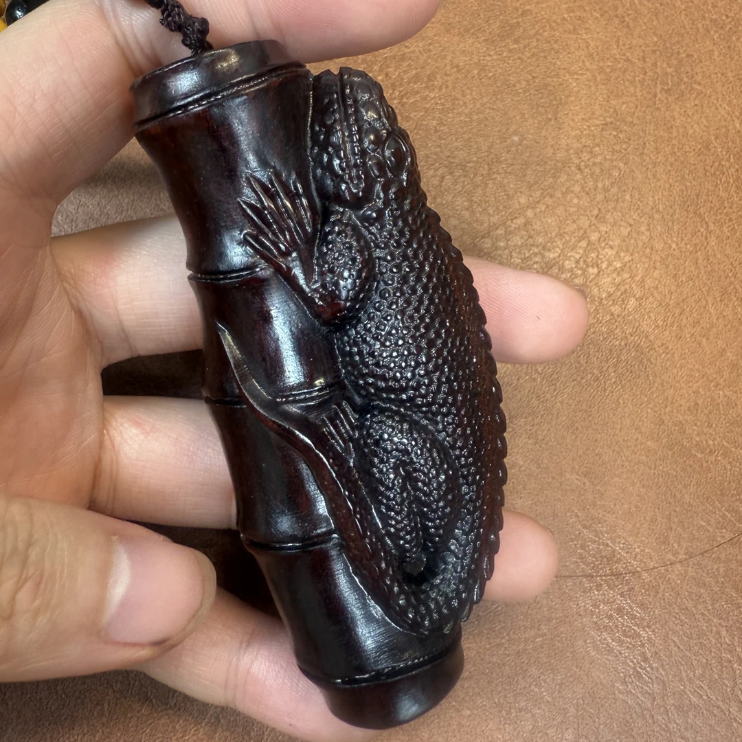 紫檀木小蜥蜴（吸金过亿）手把