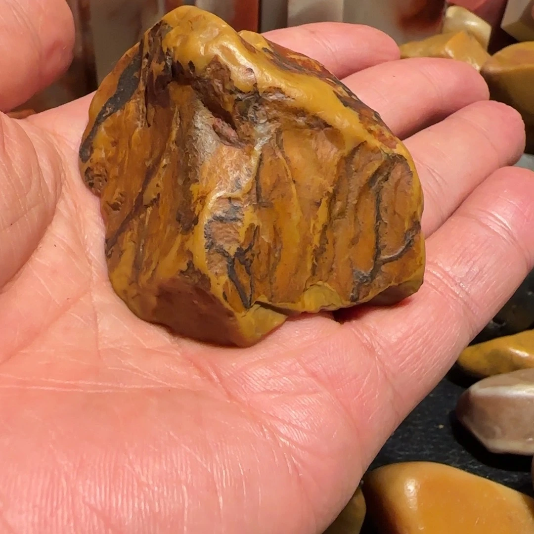 郑***，印石老挝石田黄．．．．．．