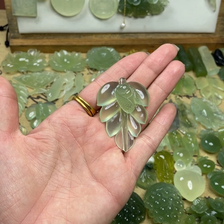 蛇纹石玉合金颈饰