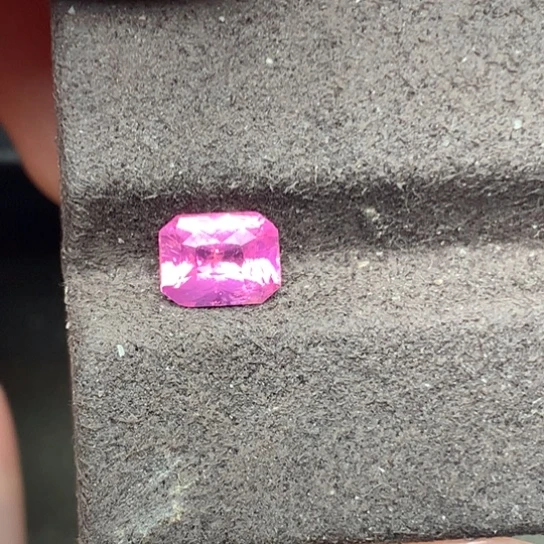 裸石尖晶石天然无烧热粉马亨盖1.09ct