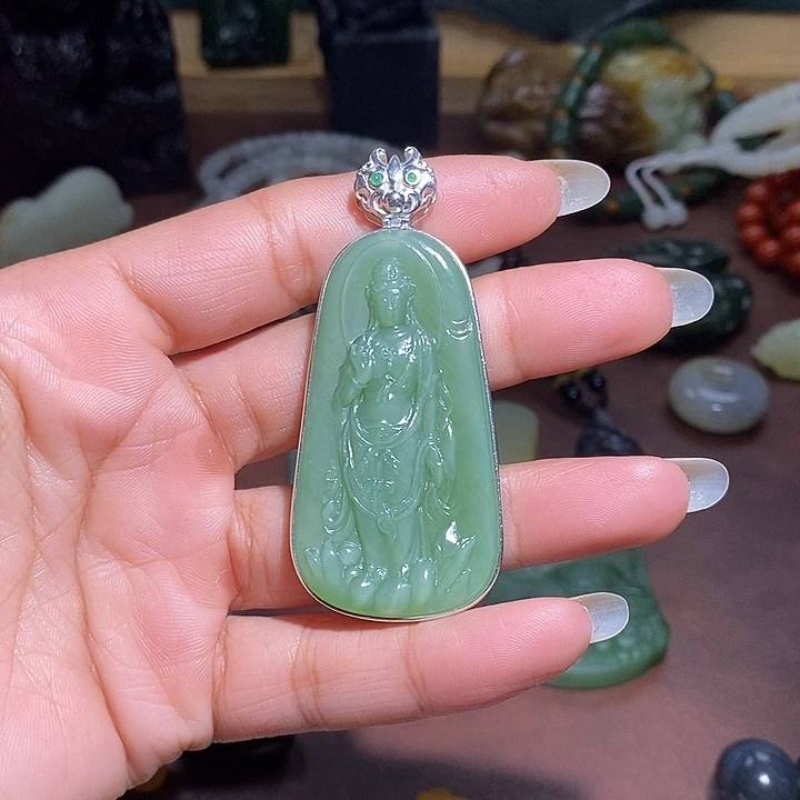 柠****和田玉银S925镶嵌颈饰