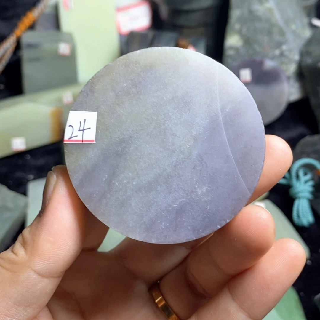 闲***！和田玉未镶嵌挂件