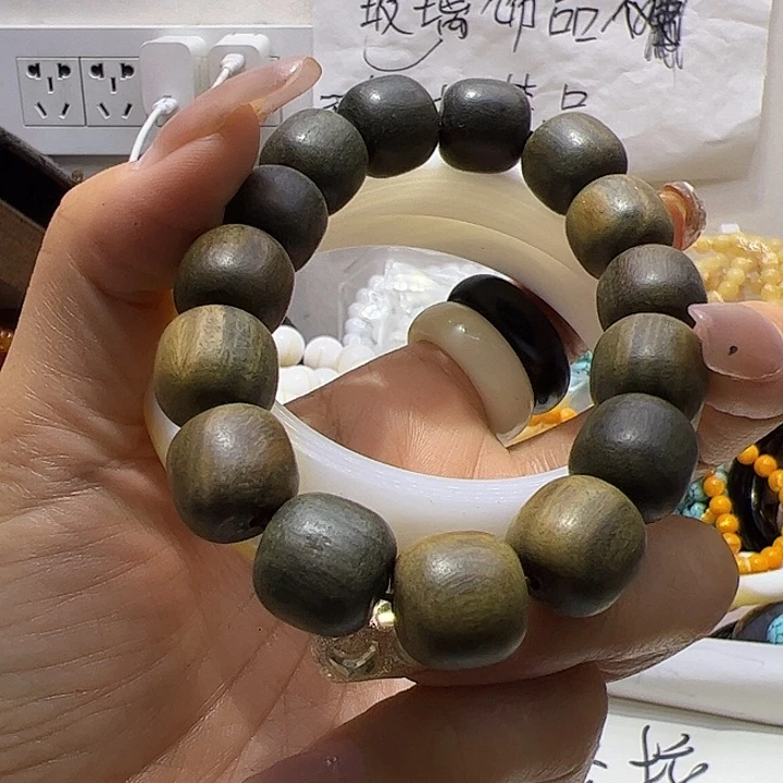 玻璃精品带黄手镯