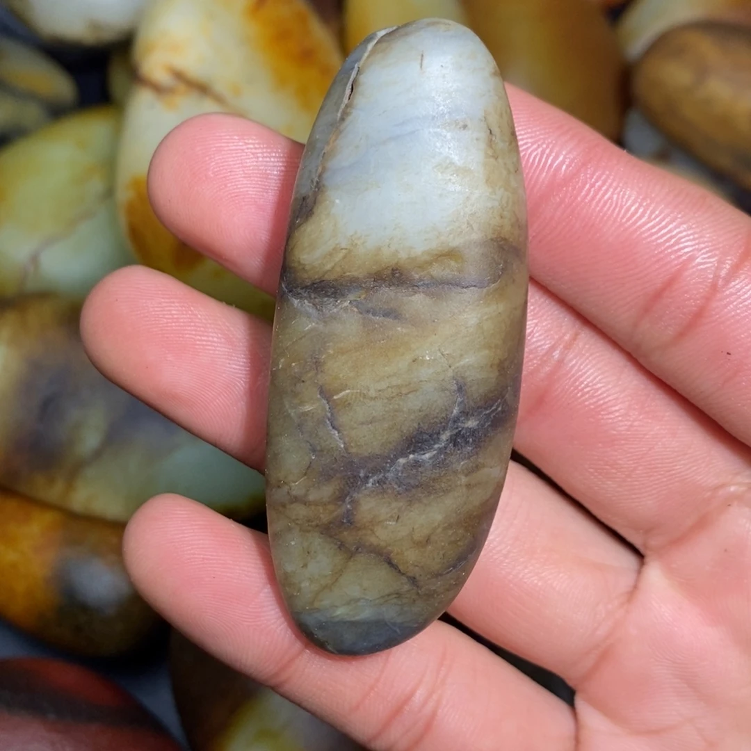 和田玉未镶嵌珠宝奇石