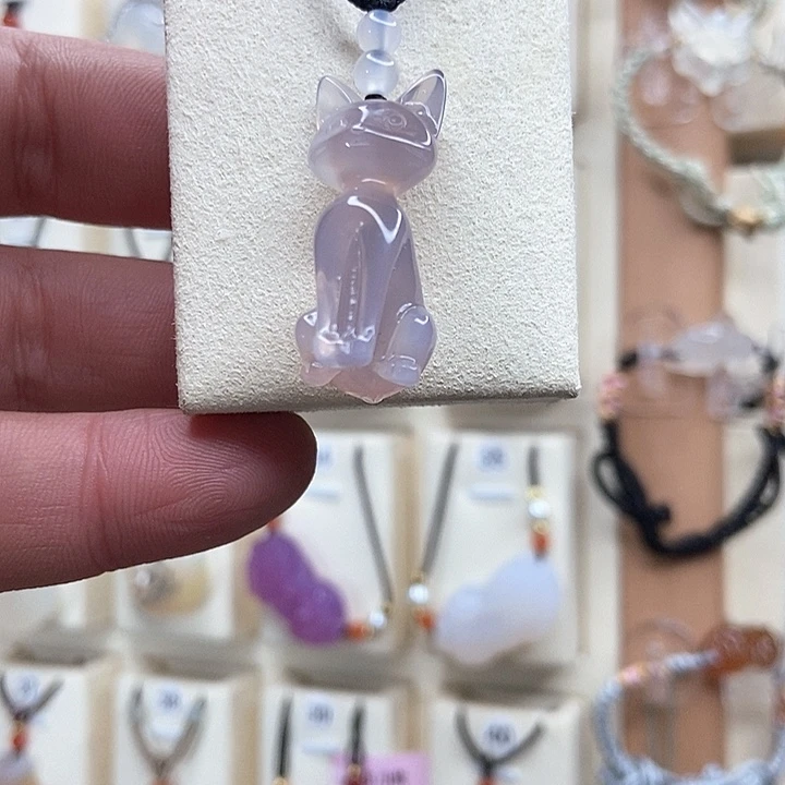 玛瑙/玉髓颈饰未镶嵌¹****?