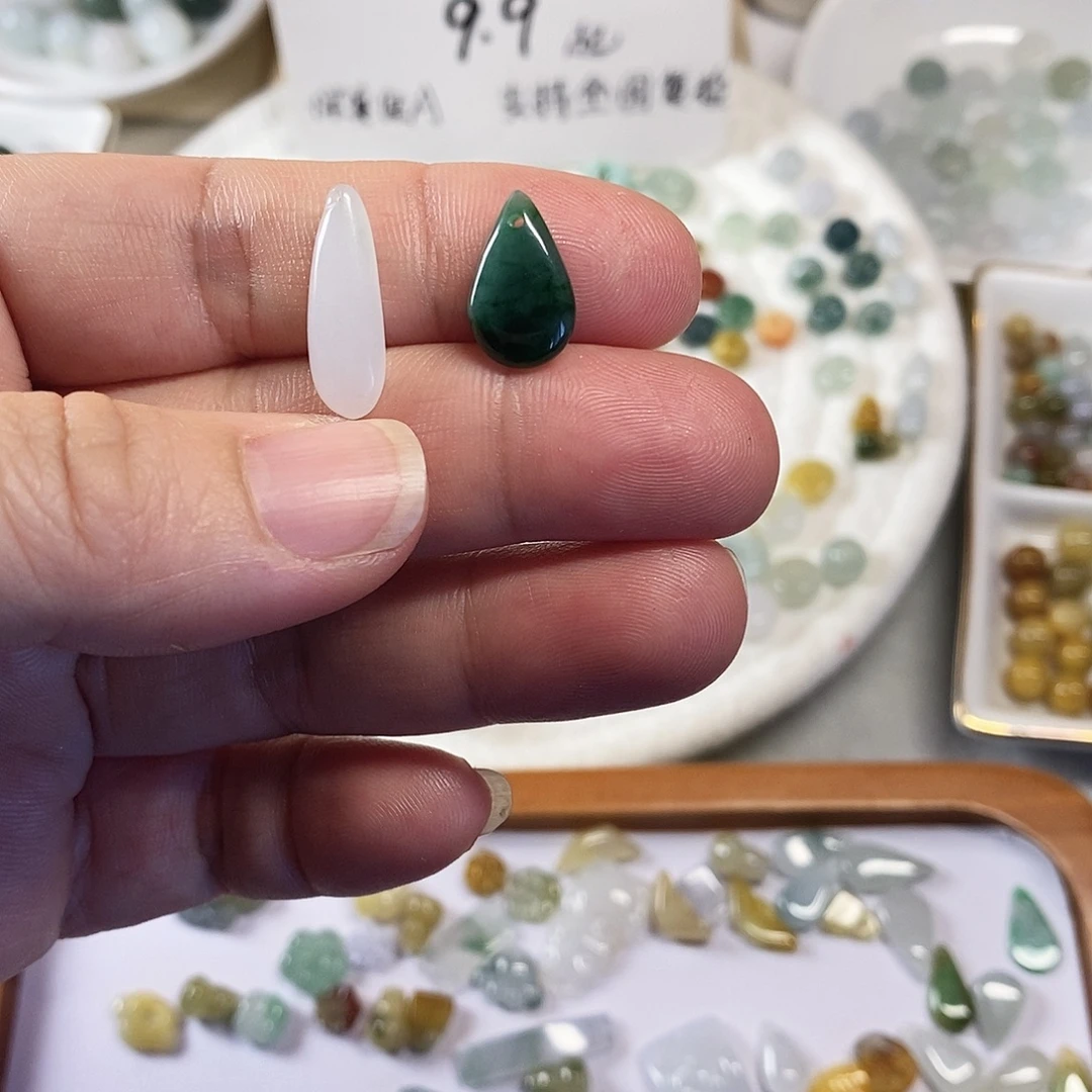 一****翡翠未镶嵌颈饰天然A货
