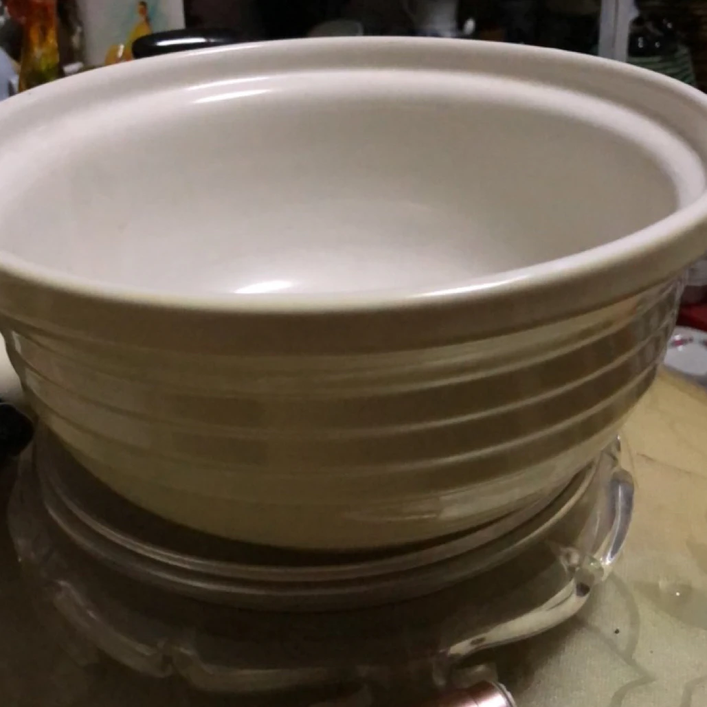 陶瓷黄色盆完好的