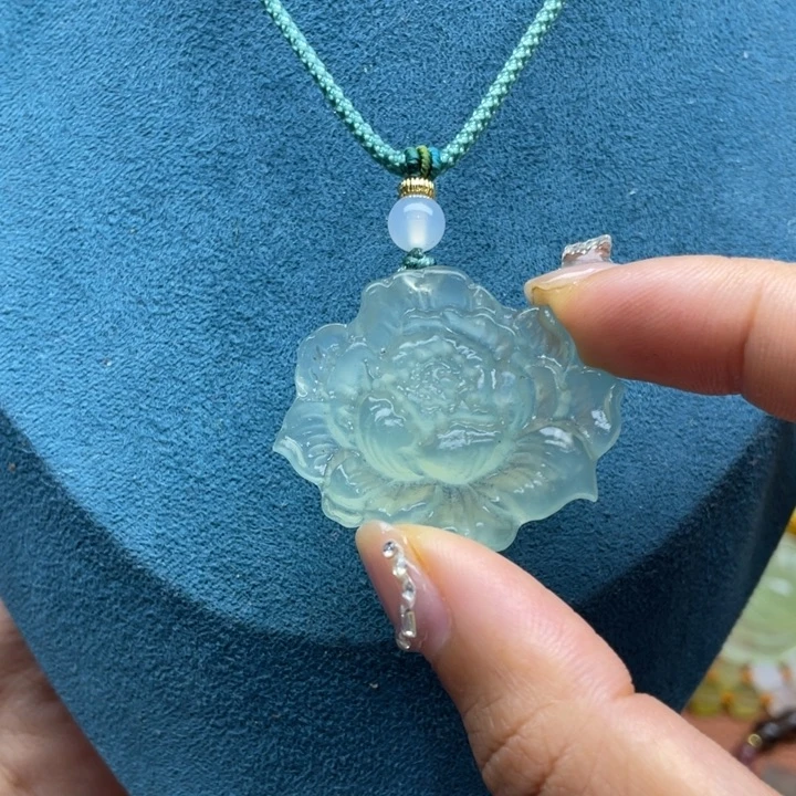 蛇纹石玉未镶嵌吊坠