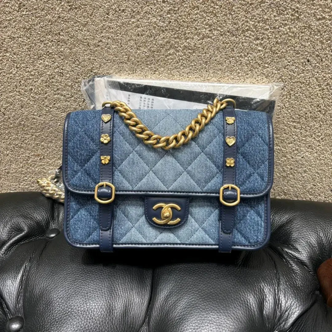 99新 Chanel/香奈儿 Chanel 24b丹宁渐变牛仔手提斜挎邮差包！芯片
