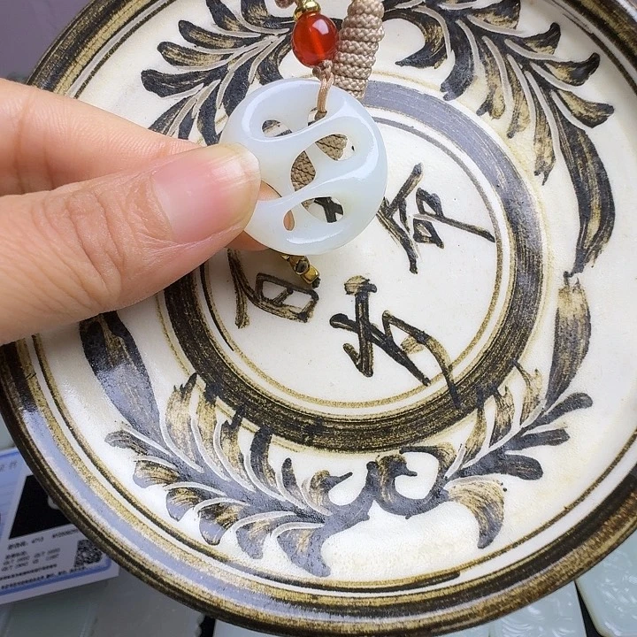 探***8瓷片新号开播挂件一个