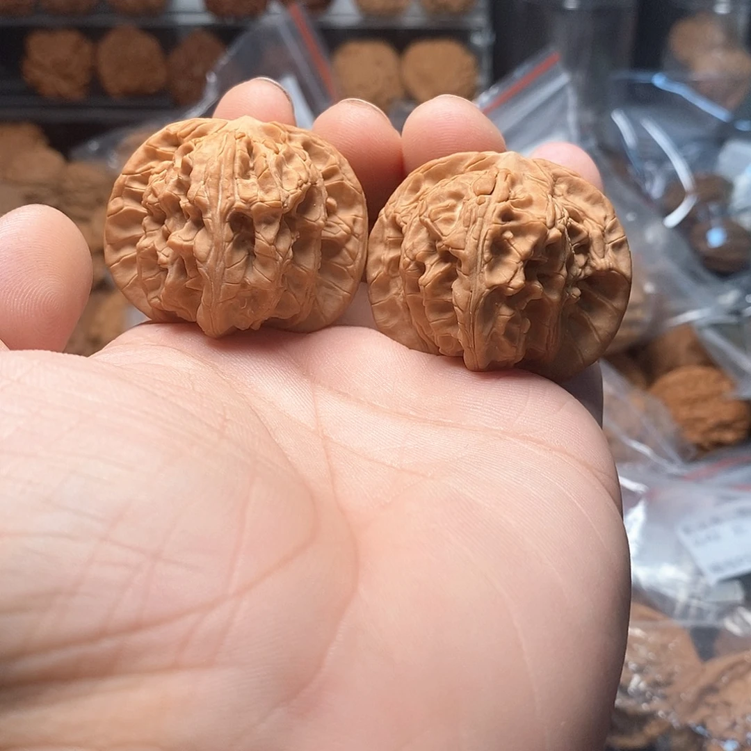 文玩核桃悬空43-285