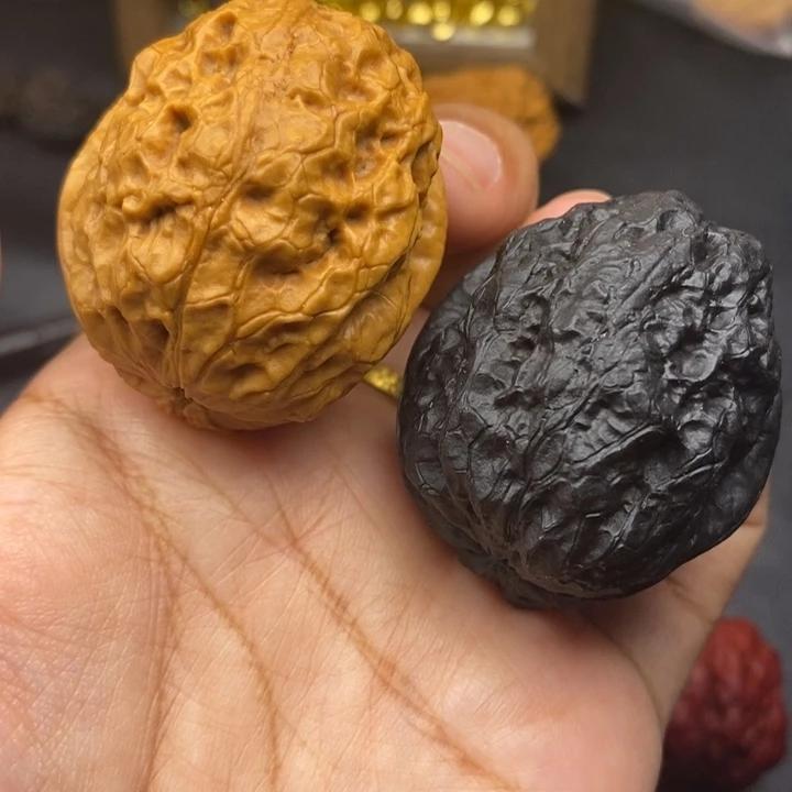 文玩核桃把件42尺金蟾王
