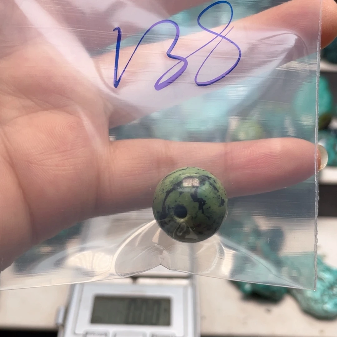 吾***空未镶嵌绿松石颈饰