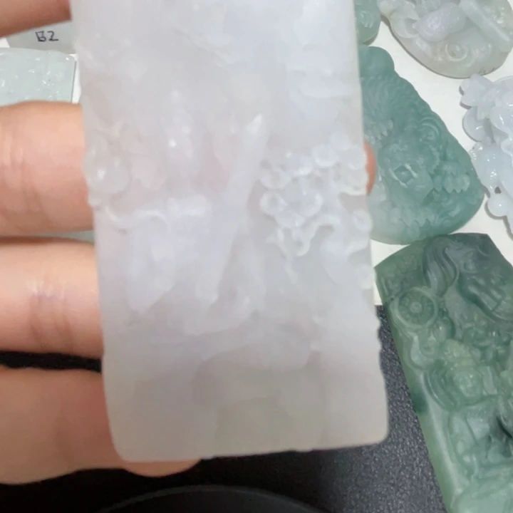 定制翡翠未镶嵌虚空