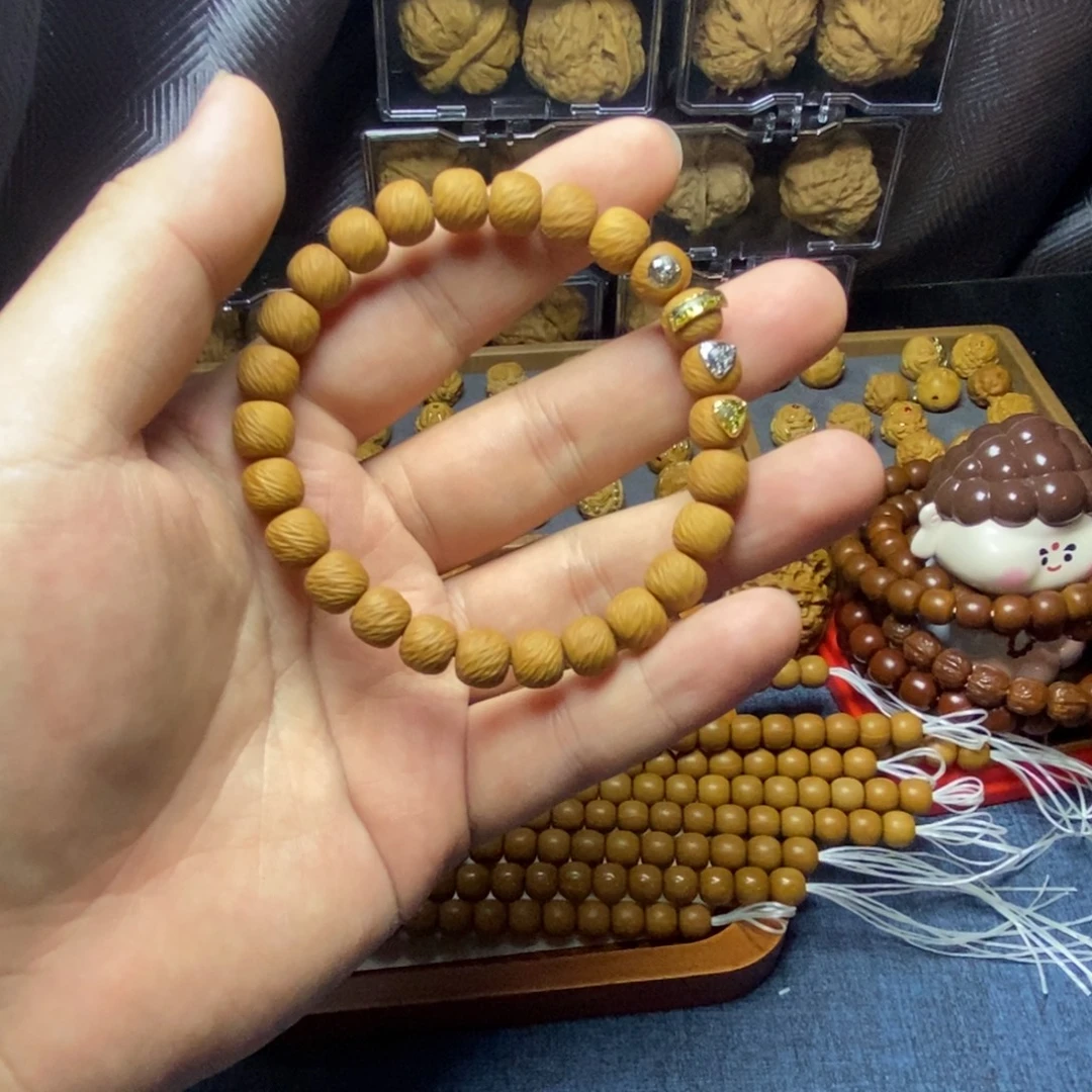 吊坠猴头核桃云锦瑕疵