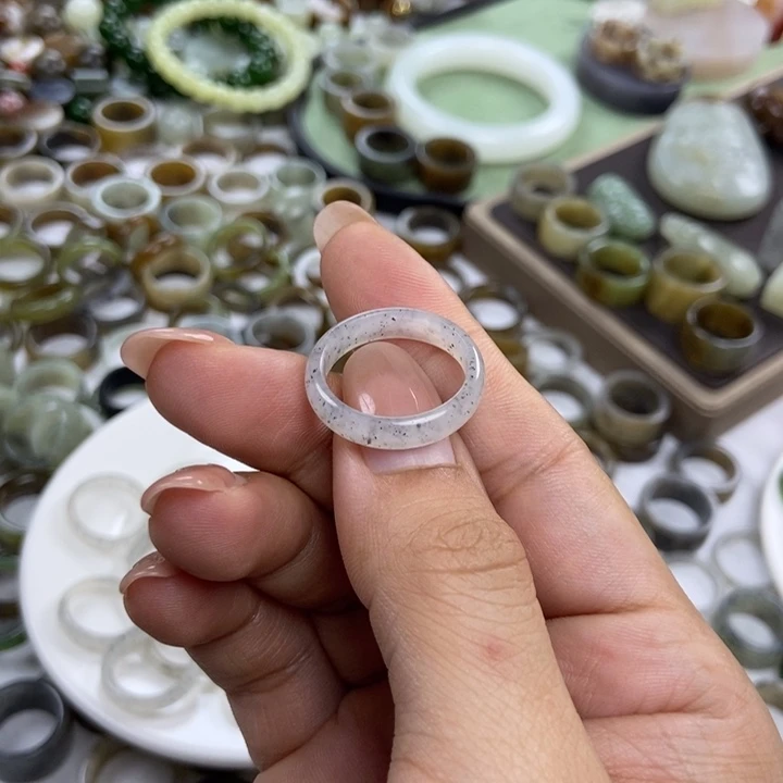 未镶嵌和田玉珠宝半成品?*?