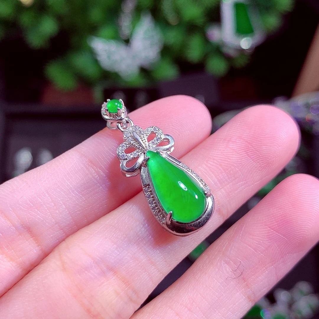 颈饰未镶嵌翡翠天然