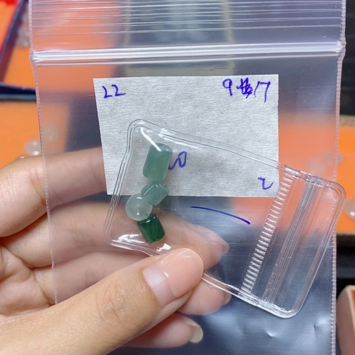 江***露未镶嵌定制翡翠不退
