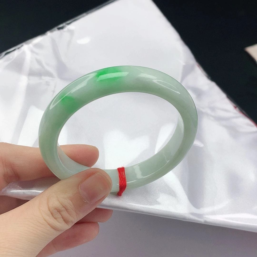 翡翠手镯未镶嵌翡翠395