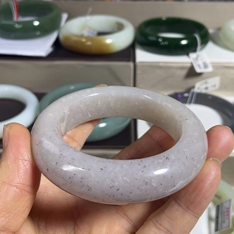 未镶嵌手镯石英质玉（非洲翠）