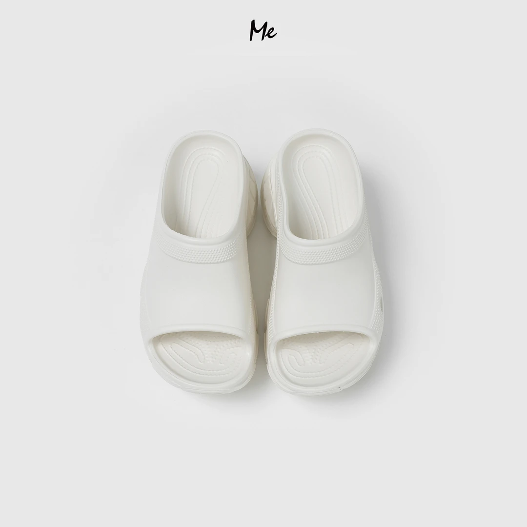 ME【B波浪厚底洞洞凉拖】奢牌感增高百搭拖鞋软底时尚鞋子MESS4822