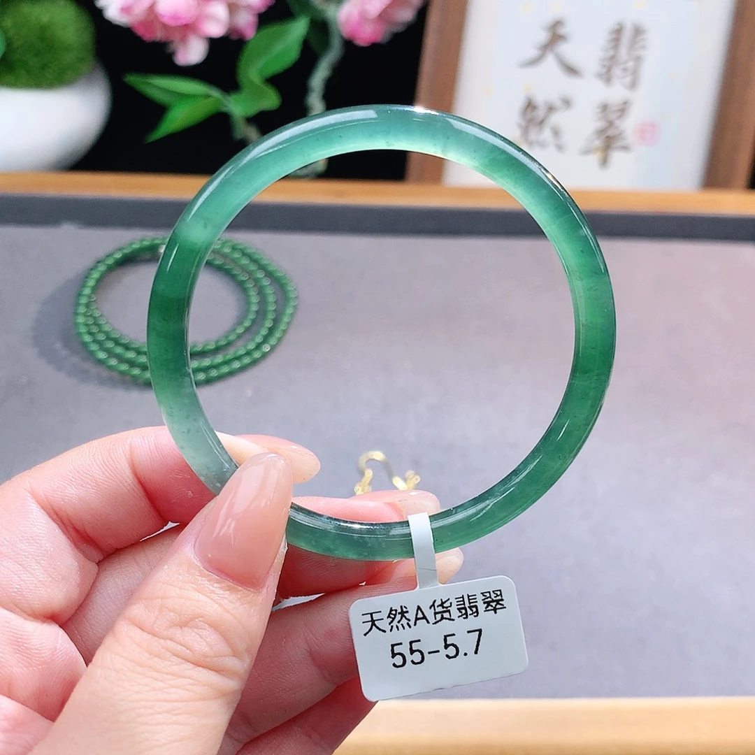 未镶嵌手镯（圆镯）翡翠