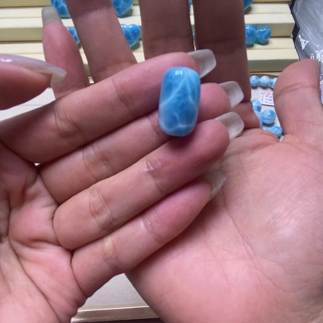 针钠钙石（海纹石）未镶嵌颈饰