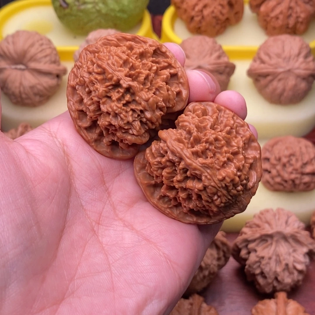 把件文玩核桃大*哥毕业满天星41