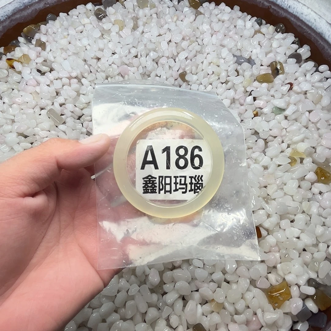 爱***肉手镯玛瑙/玉髓未镶嵌