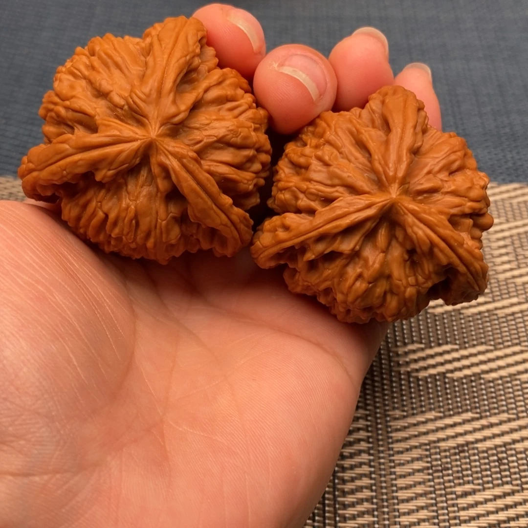 ****宇吊坠文玩核桃三棱