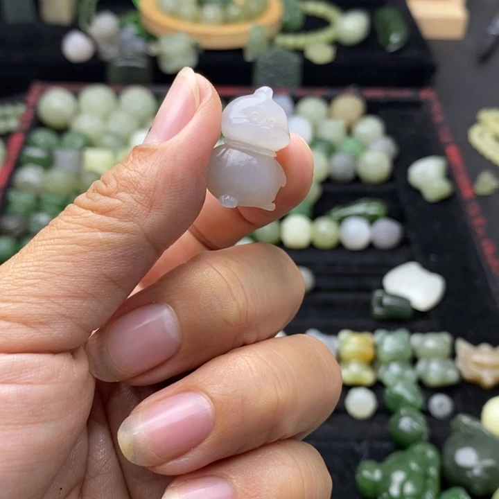 厚***福和田玉未镶嵌颈饰福利无售后