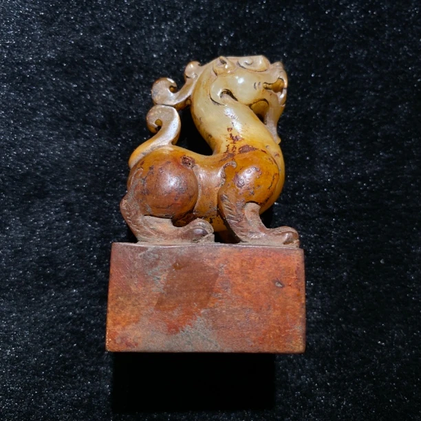 臻藏（8A）和田玉瑞兽2504140004