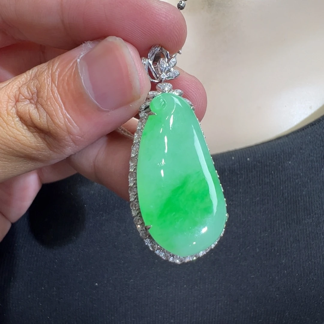 吊坠(不含链)18K金镶嵌翡翠