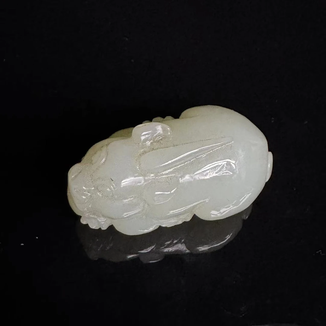 LOT29/20世纪前期和田玉瑞兽雕件/451059
