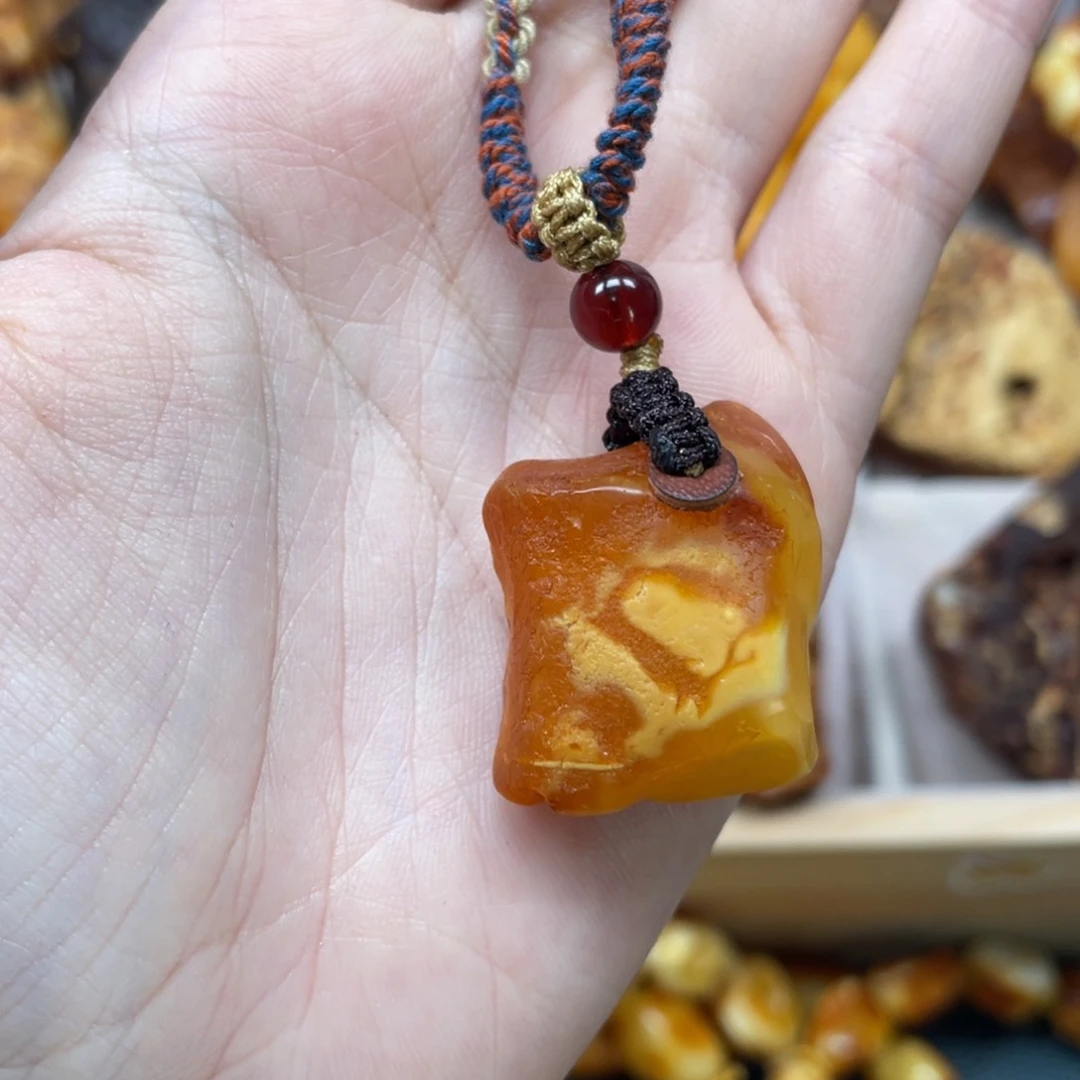 琥珀珠宝奇石未镶嵌