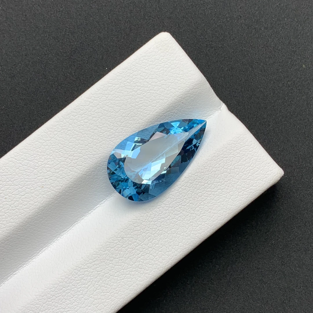 7.97克拉 超级圣玛利亚色 海蓝宝 全净无暇 精切