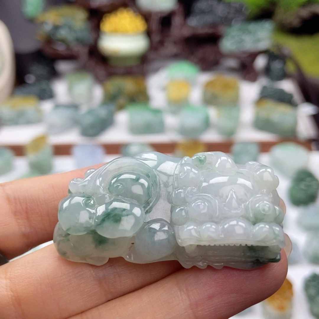 翡翠未镶嵌颈饰A2 阴阳眼霸王貔貅